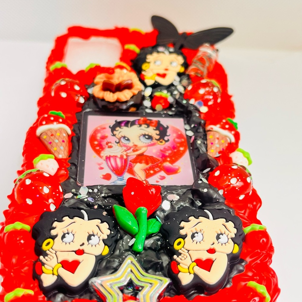 Handmade Red Decorative Betty Boop Phone Case - Fashionable Protective Cover - Picture 4 of 7